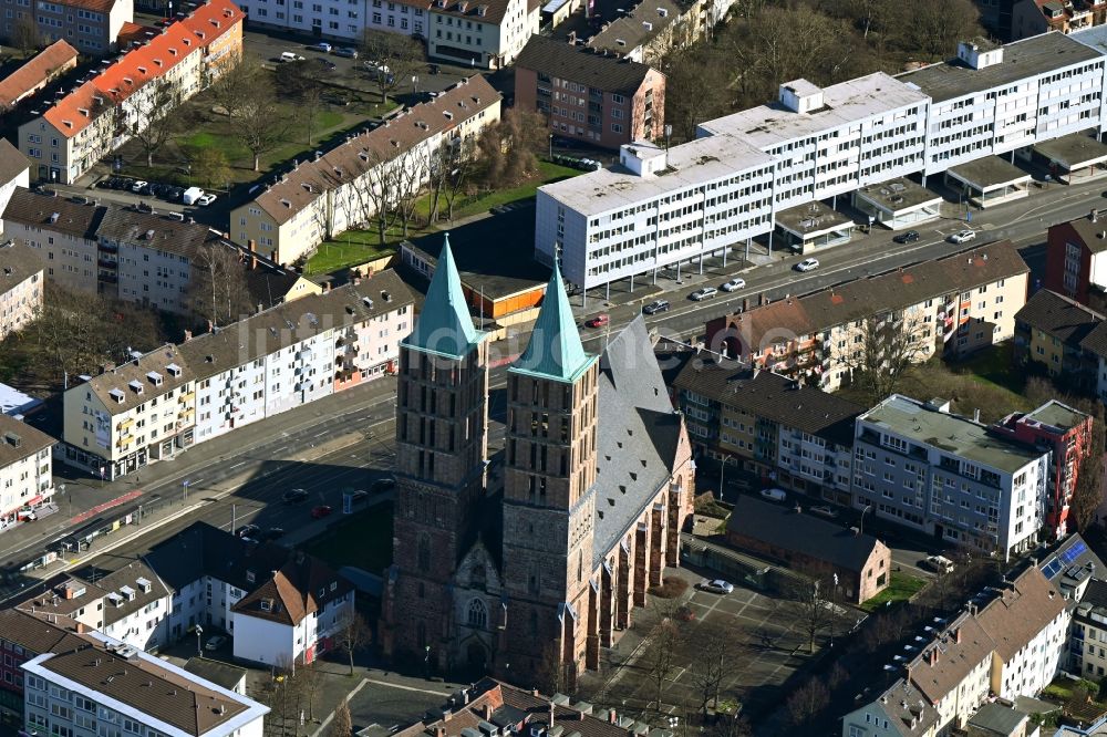 Kassel aus der Vogelperspektive: Kirchengebäude Martinskirche am Martinsplatz in Kassel im Bundesland Hessen, Deutschland