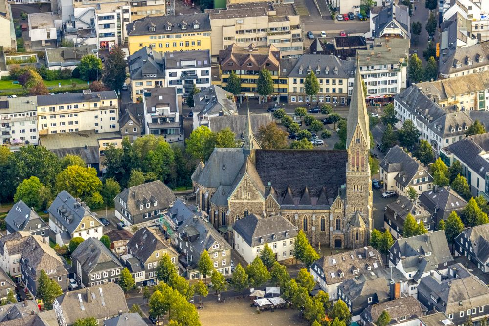 Luftbild Olpe - Kirchengebäude St.-Martinus-Kirche in Olpe im Bundesland Nordrhein-Westfalen, Deutschland