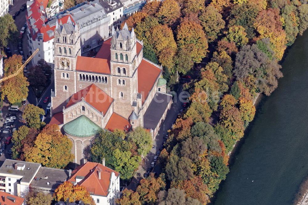München aus der Vogelperspektive: Kirchengebäude der St. Maximilian in München im Bundesland Bayern