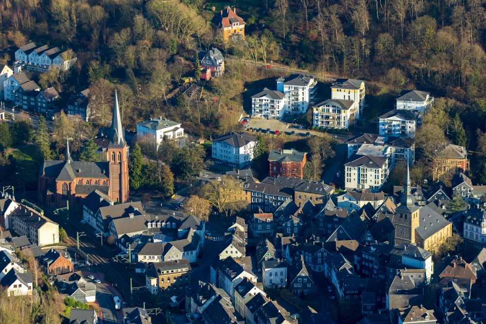 Luftbild Velbert - Kirchengebäude der St. Michael und die Alte Kirche in Velbert im Bundesland Nordrhein-Westfalen, Deutschland