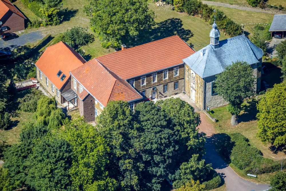Luftbild Lembeck - Kirchengebäude St. Michaelisstift in Lembeck im Bundesland Nordrhein-Westfalen, Deutschland