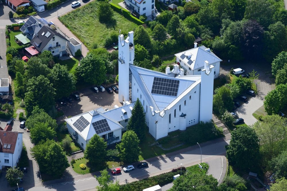 Luftaufnahme Rheinfelden (Baden) - Kirchengebäude der St. Michaelskirche im Ortsteil Karsau von Rheinfelden im Bundesland Baden-Württemberg, Deutschland