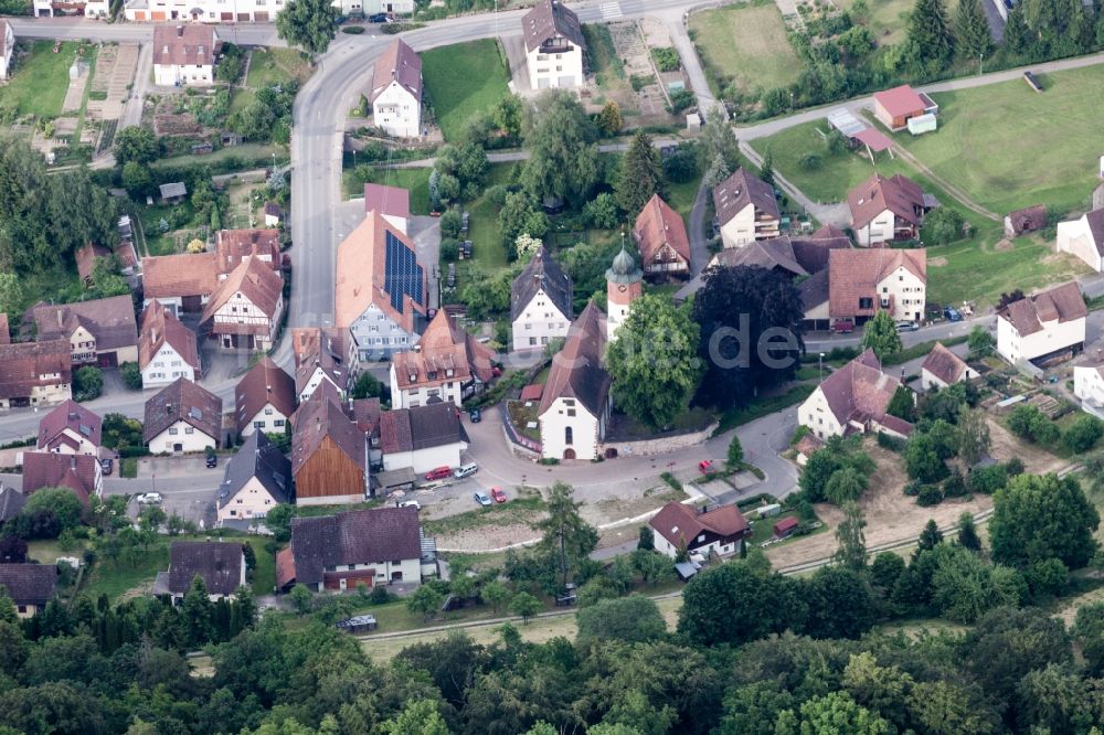 Luftaufnahme Sulz am Eck - Kirchengebäude der Michaelskirche in Sulz am Eck im Bundesland Baden-Württemberg, Deutschland