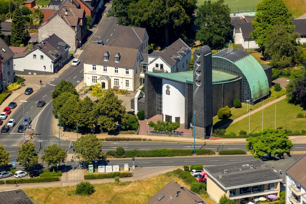 Luftbild Velbert - Kirchengebäude der Neuapostolische Kirche Velbert-West in Velbert im Bundesland Nordrhein-Westfalen, Deutschland