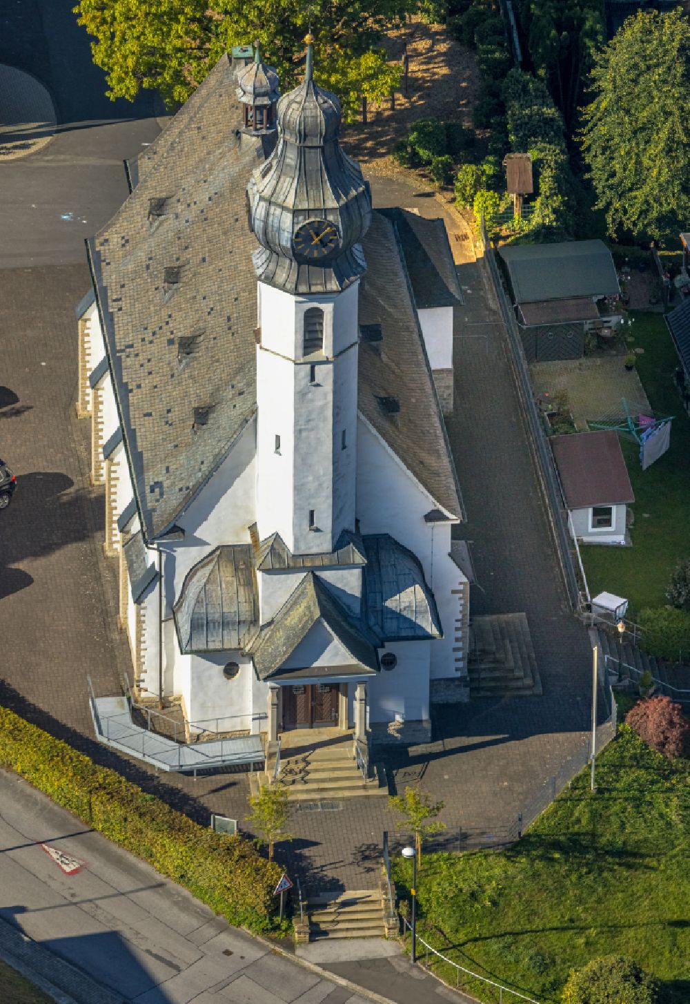 Beckum aus der Vogelperspektive: Kirchengebäude St. Nikolaus-Kirche in Beckum im Bundesland Nordrhein-Westfalen, Deutschland