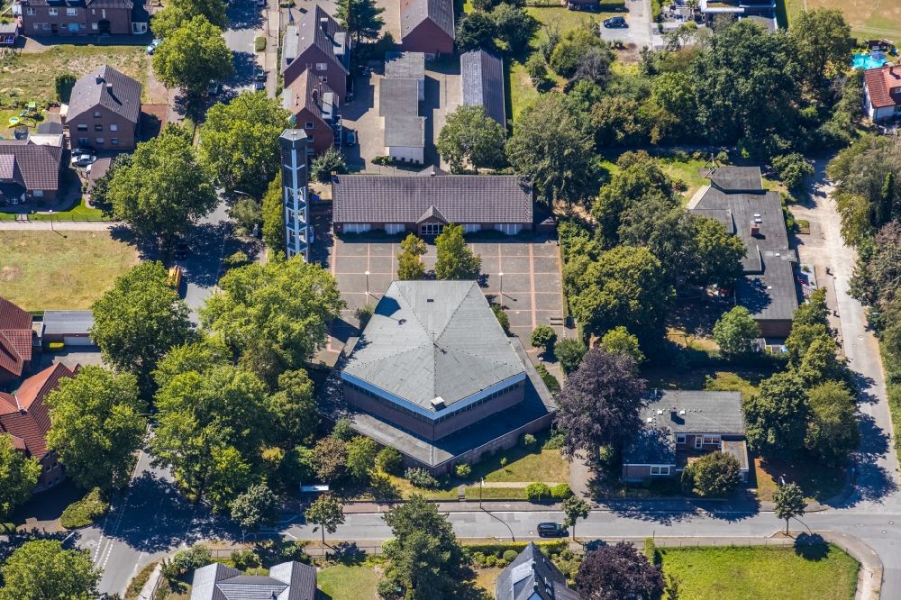 Luftaufnahme Dorsten - Kirchengebäude St. Nikolaus Kirche in Dorsten im Bundesland Nordrhein-Westfalen, Deutschland
