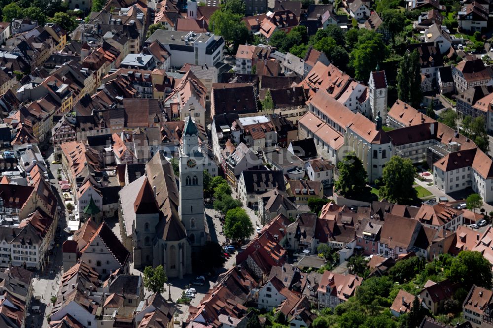 Überlingen von oben - Kirchengebäude St.-Nikolaus-Münster in Überlingen im Bundesland Baden-Württemberg, Deutschland