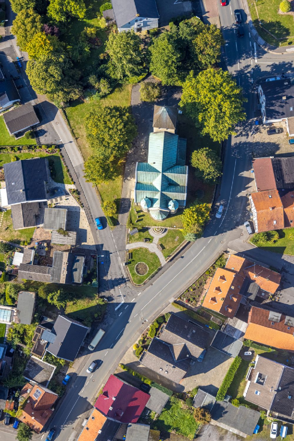 Opherdicke aus der Vogelperspektive: Kirchengebäude in Opherdicke im Bundesland Nordrhein-Westfalen, Deutschland