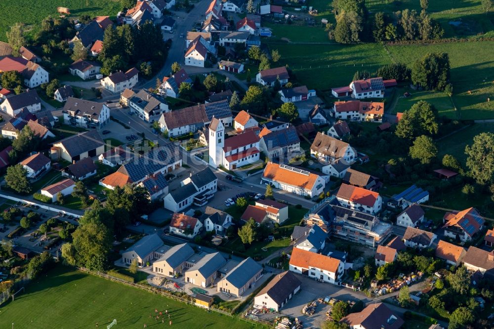 Luftbild Braunenweiler - Kirchengebäude der St. Pankratius Kirche in der Dorfmitte in Braunenweiler im Bundesland Baden-Württemberg, Deutschland