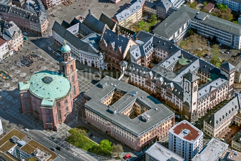 Luftbild Frankfurt am Main - Kirchengebäude der Paulskirche im Altstadt- Zentrum in Frankfurt am Main im Bundesland Hessen