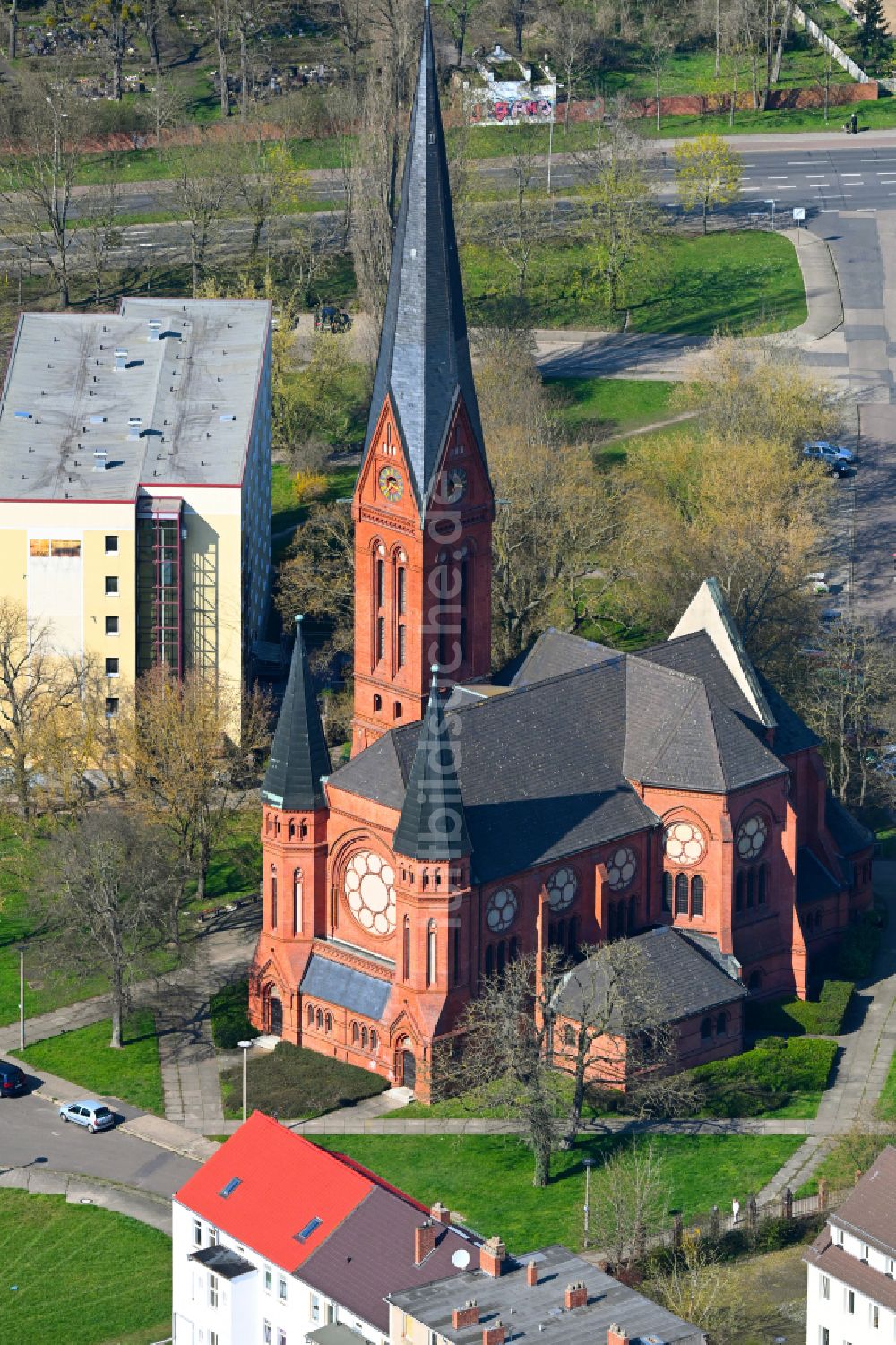 Luftbild Dessau - Kirchengebäude Pauluskirche in Dessau im Bundesland Sachsen-Anhalt, Deutschland