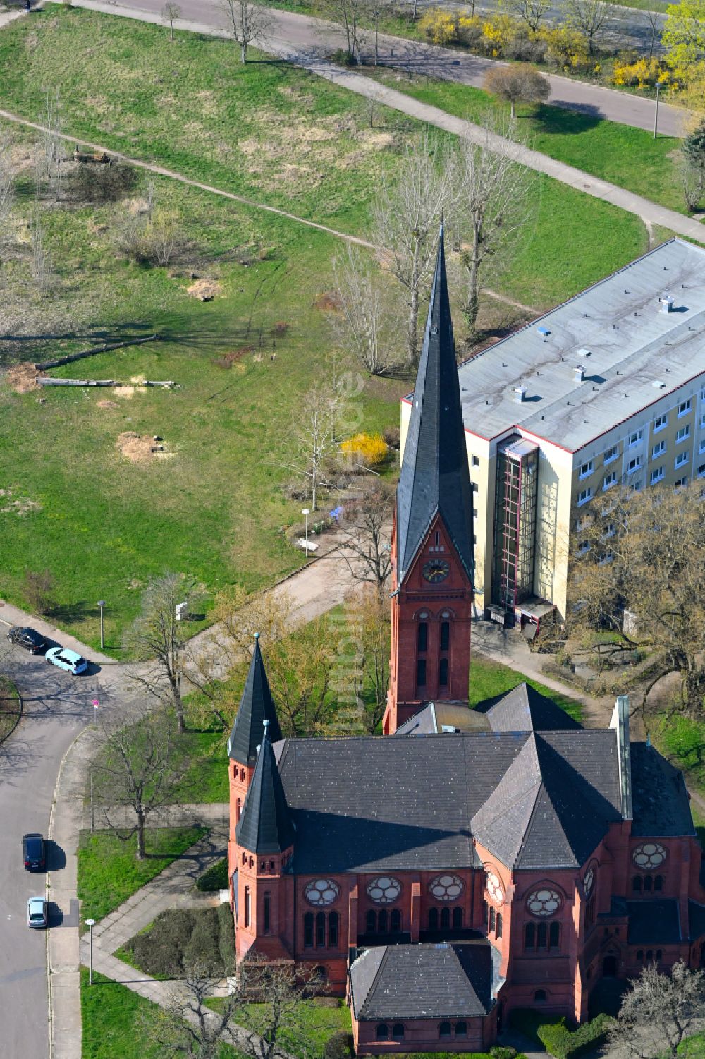 Luftaufnahme Dessau - Kirchengebäude Pauluskirche in Dessau im Bundesland Sachsen-Anhalt, Deutschland