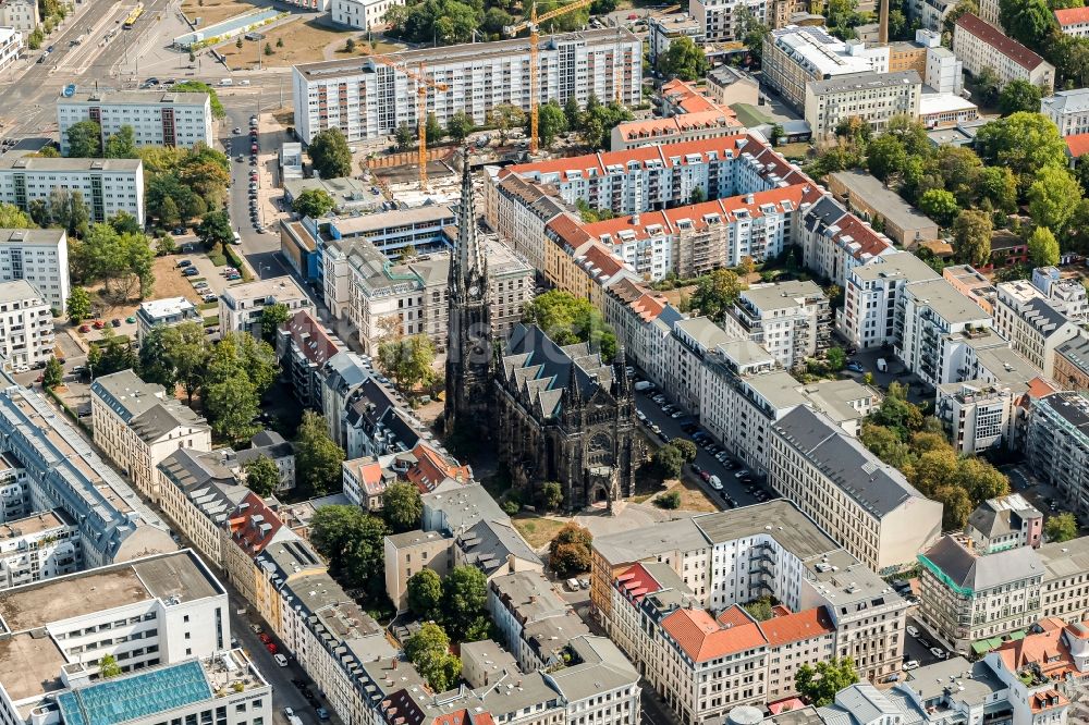 Leipzig von oben - Kirchengebäude der Peterskirche in Leipzig im Bundesland Sachsen, Deutschland