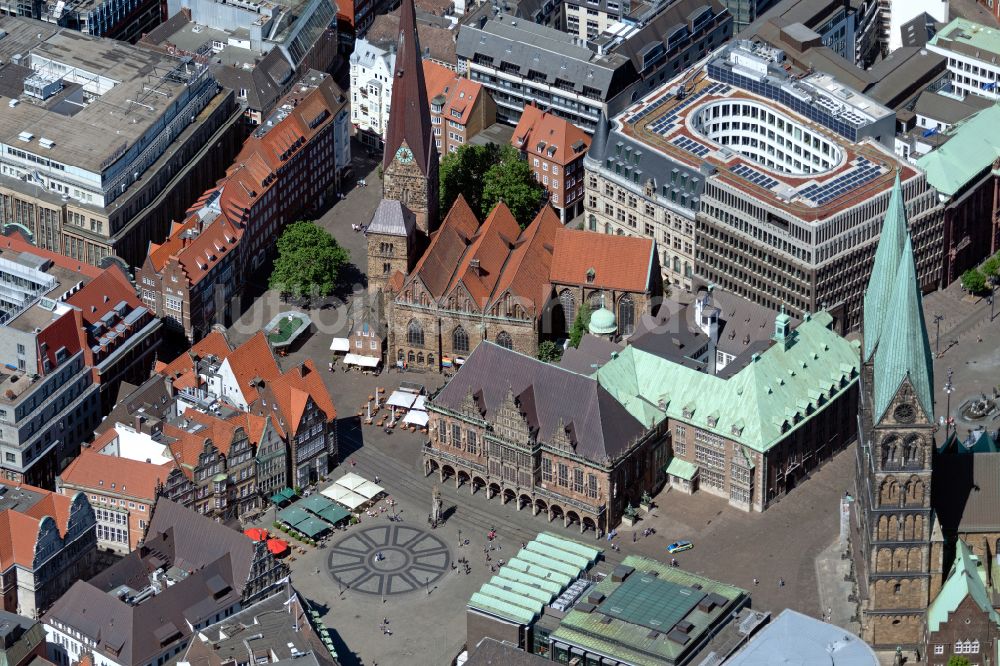 Luftbild Bremen - Kirchengebäude des St.-Petri- Dom und Rathaus am Domshof in der Altstadt von Bremen