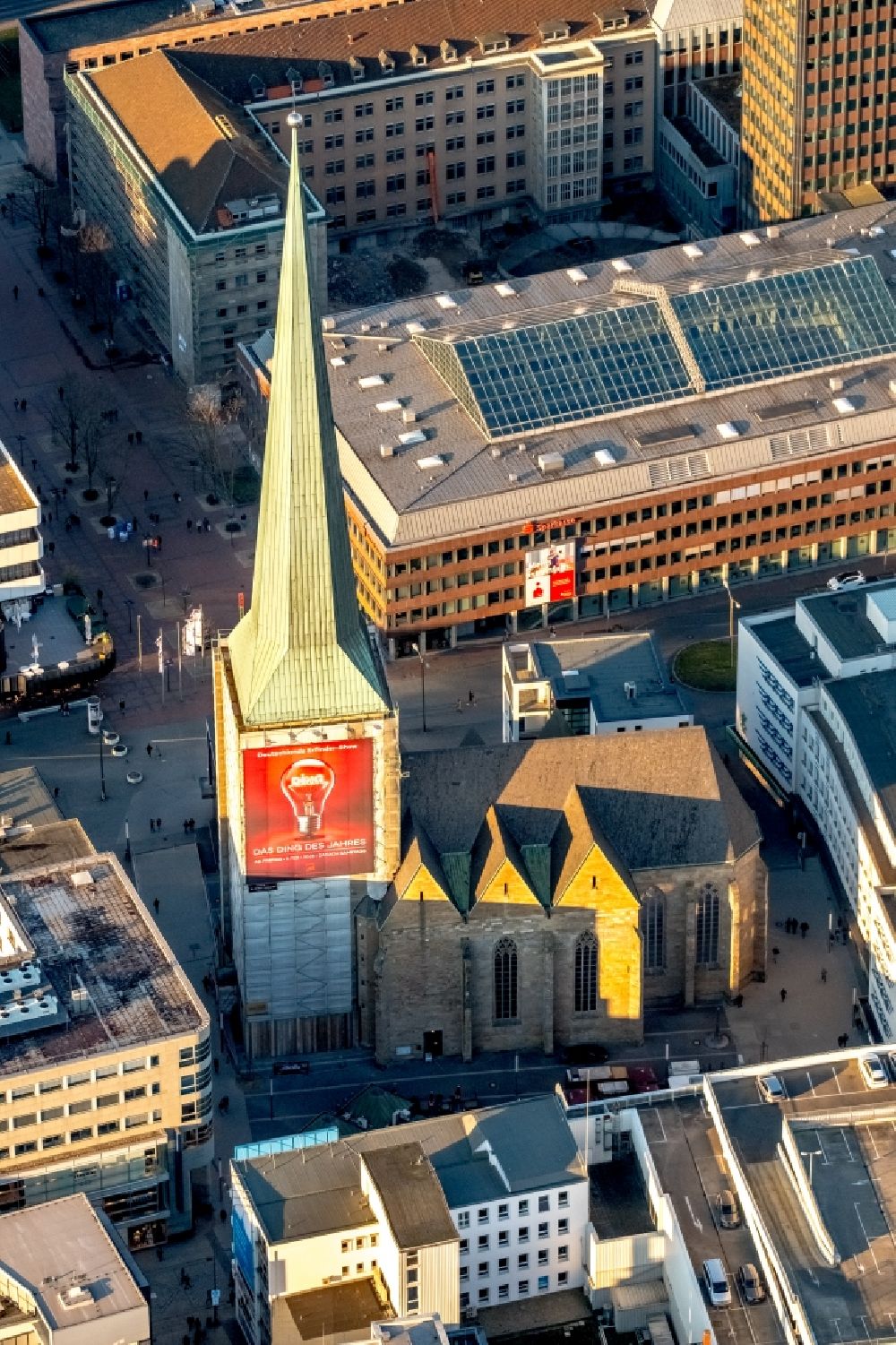 Dortmund aus der Vogelperspektive: Kirchengebäude St. Petri Kirche in Dortmund im Bundesland Nordrhein-Westfalen, Deutschland