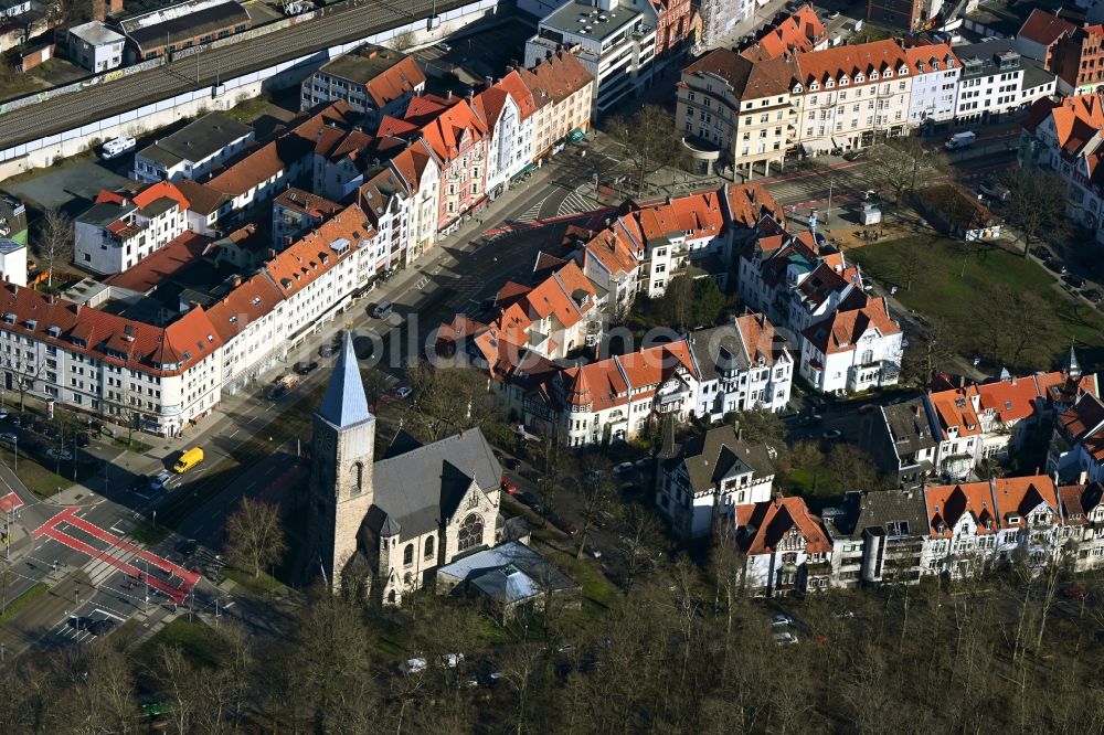 Luftbild Hannover - Kirchengebäude der Petrikirche an der Fichtestraße in Hannover im Bundesland Niedersachsen, Deutschland