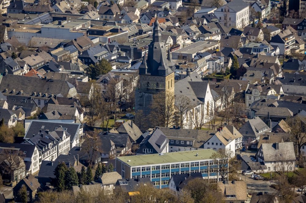 Luftbild Brilon - Kirchengebäude Probsteikirche in Brilon im Bundesland Nordrhein-Westfalen, Deutschland