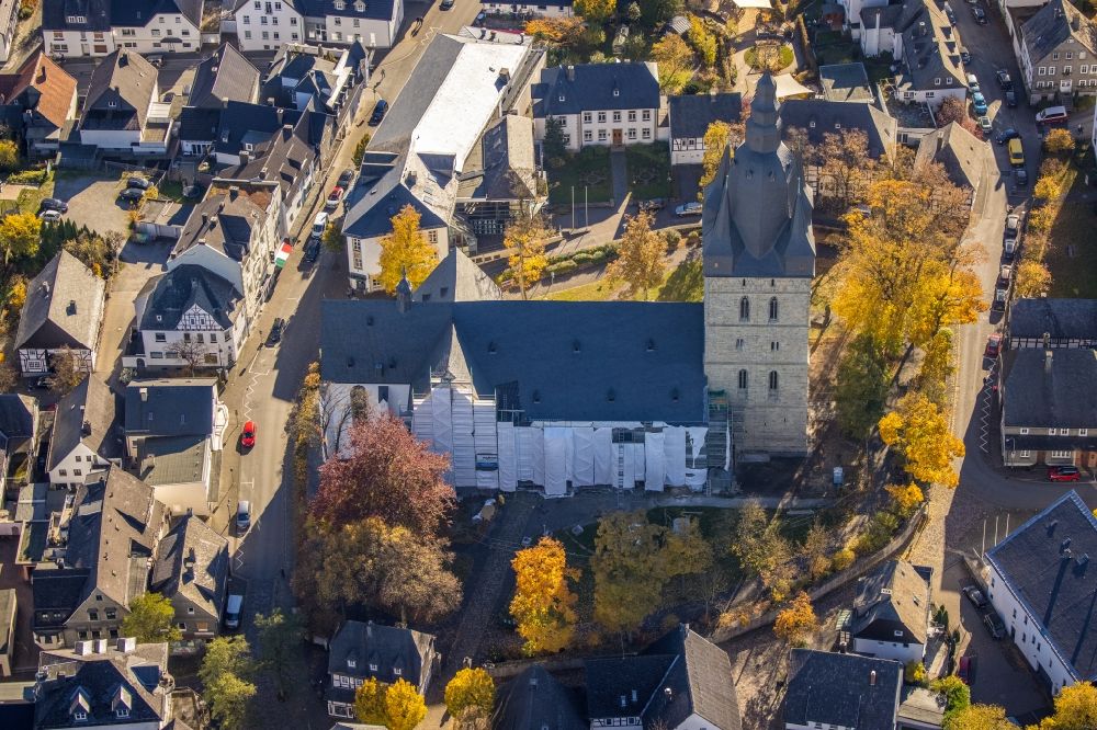 Luftbild Brilon - Kirchengebäude der Probsteikirche in Brilon im Bundesland Nordrhein-Westfalen, Deutschland