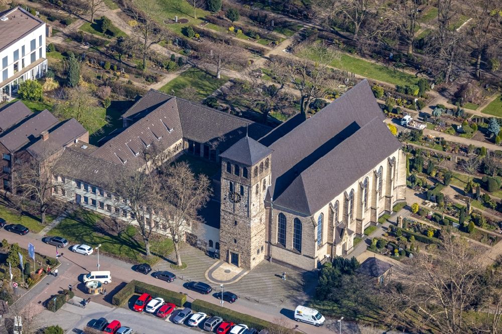Luftaufnahme Duisburg - Kirchengebäude der Propsteikirche St. Johann in Duisburg im Bundesland Nordrhein-Westfalen, Deutschland