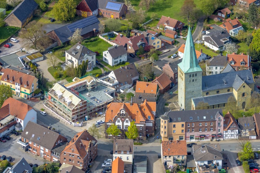 Luftbild Rhynern - Kirchengebäude St. Regina in Rhynern im Bundesland Nordrhein-Westfalen, Deutschland