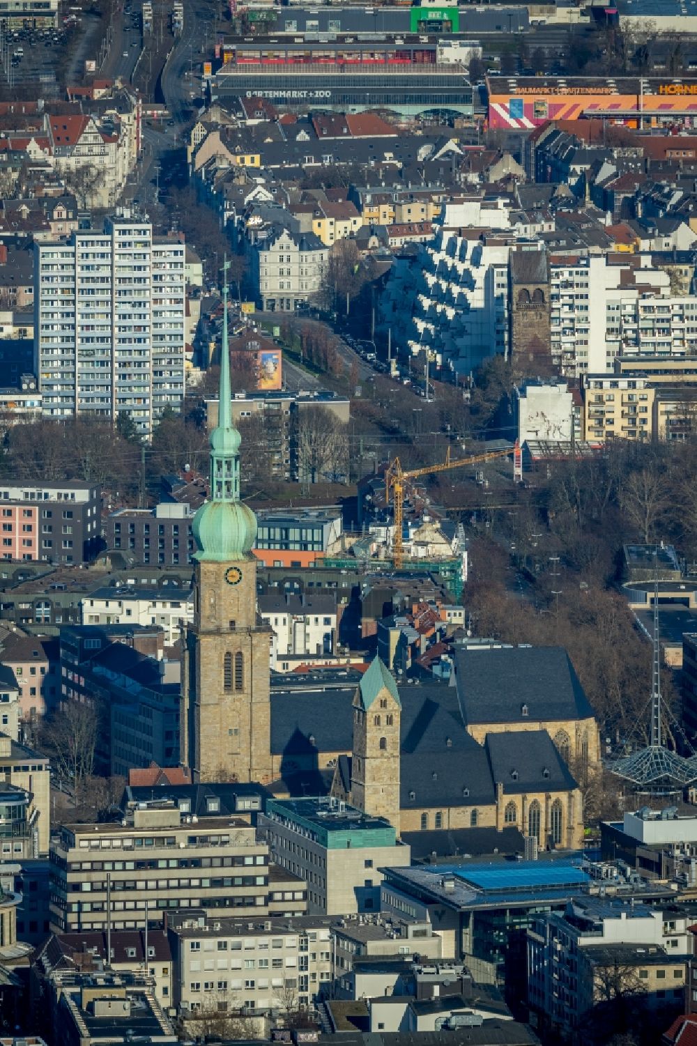 Dortmund aus der Vogelperspektive: Kirchengebäude der St. Reinoldi in Dortmund im Bundesland Nordrhein-Westfalen, Deutschland