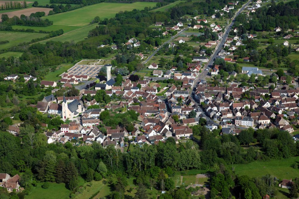 Luftbild Saint-Gondon - Kirchengebäude in Saint-Gondon in Centre-Val de Loire, Frankreich