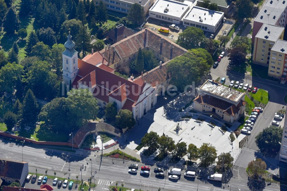 Luftaufnahme Szombathely - Kirchengebäude Saint Martin's Church in Szombathely in Vas, Ungarn