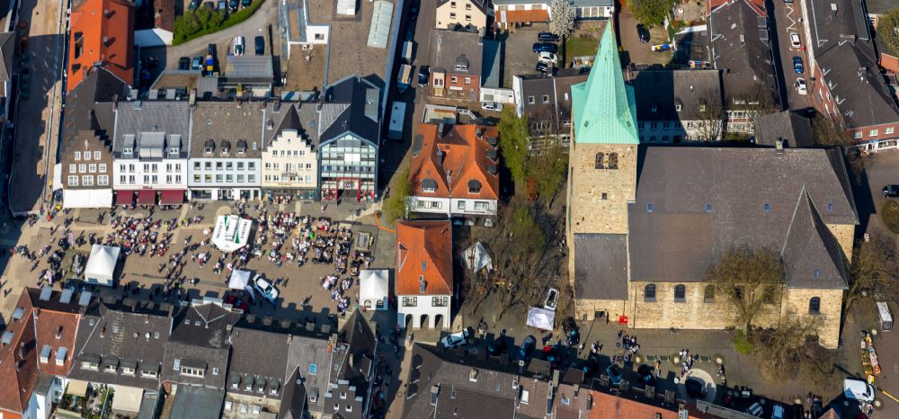 Luftbild Dorsten - Kirchengebäude der Sankt Agatha Kirche Kirchplatz in Dorsten im Bundesland Nordrhein-Westfalen, Deutschland