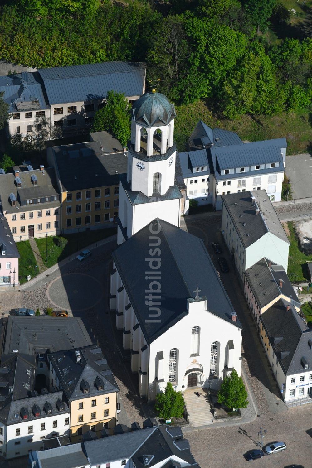 Luftbild Auerbach/Vogtland - Kirchengebäude Sankt Laurentiuskirche im Altstadt- Zentrum in Auerbach/Vogtland im Bundesland Sachsen, Deutschland