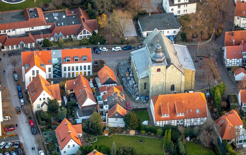 Luftbild Soest - Kirchengebäude der Sankt Maria zur Höhe in Soest im Bundesland Nordrhein-Westfalen, Deutschland