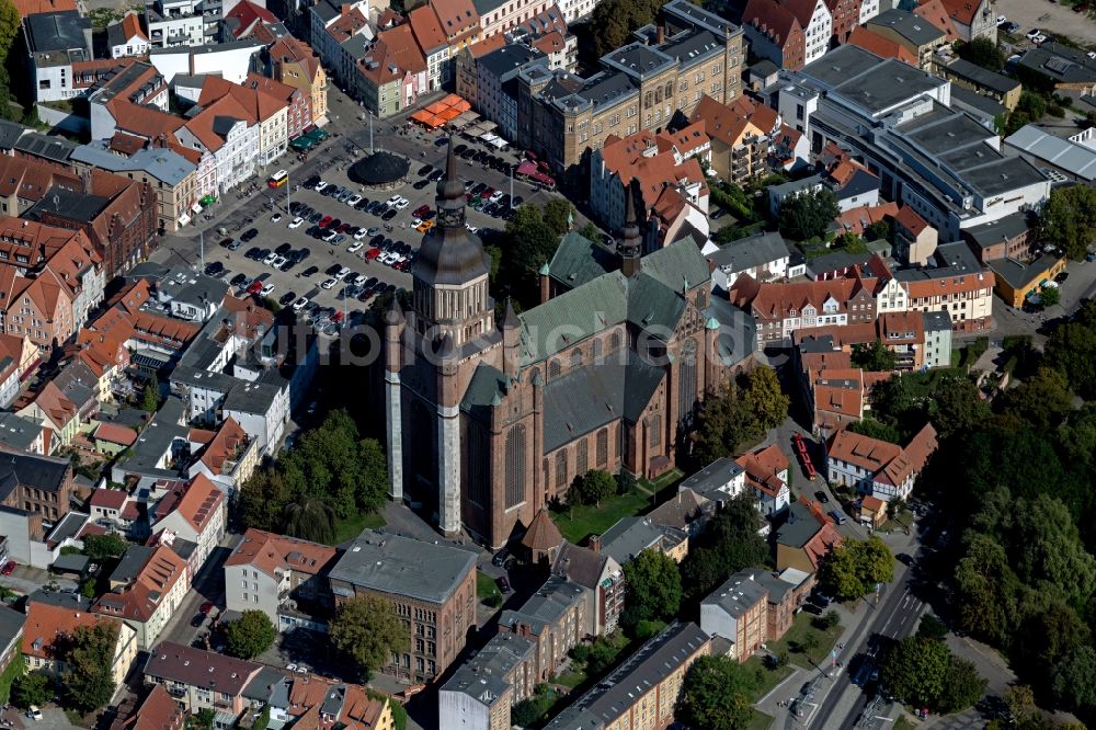 Luftbild Stralsund - Kirchengebäude der Sankt Marien Gemeinde im Ortsteil Andershof in Stralsund im Bundesland Mecklenburg-Vorpommern