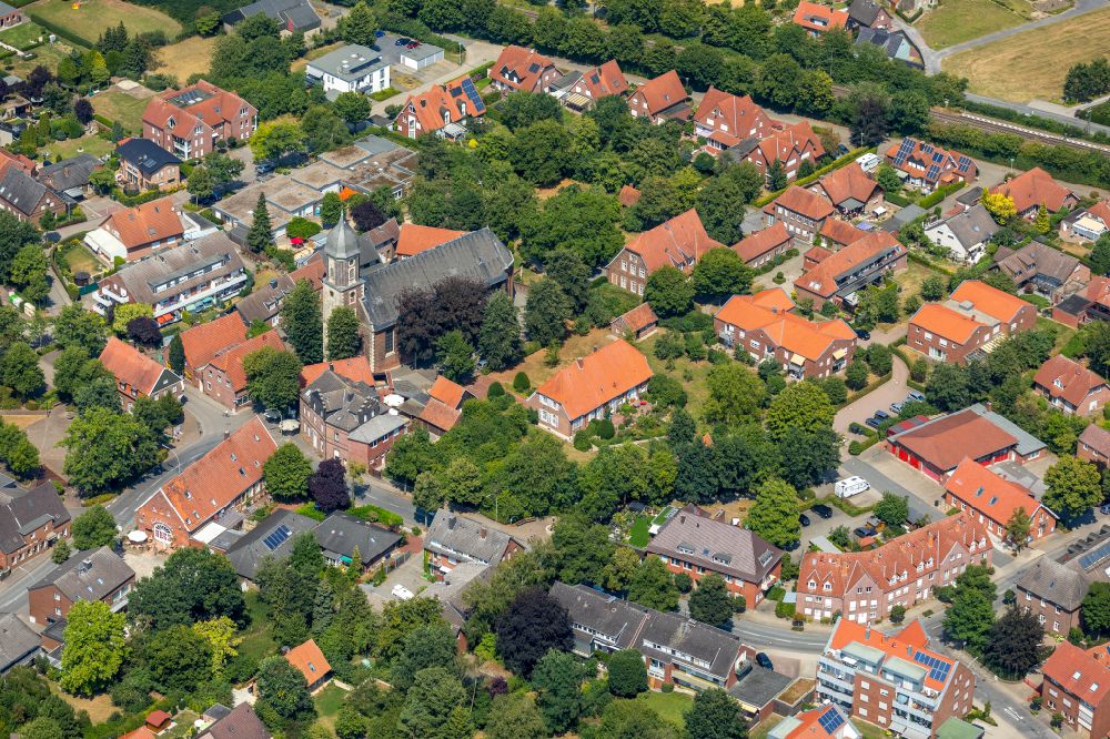 Luftaufnahme Rinkerode - Kirchengebäude Sankt Pankratius in Rinkerode im Bundesland Nordrhein-Westfalen, Deutschland