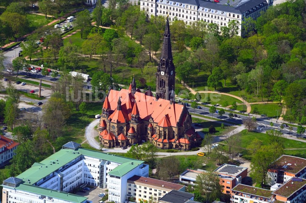 Luftaufnahme Dresden - Kirchengebäude Simultankirche Sankt Martin in Dresden im Bundesland Sachsen, Deutschland