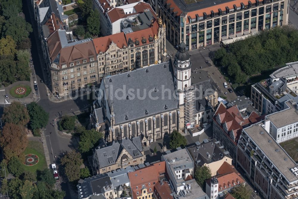 Leipzig aus der Vogelperspektive: Kirchengebäude Thomaskirche in Leipzig im Bundesland Sachsen, Deutschland