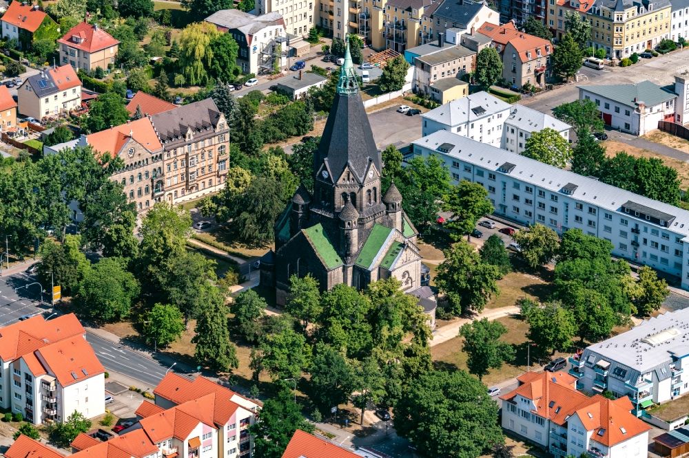 Riesa aus der Vogelperspektive: Kirchengebäude Trinitatiskirche in Riesa im Bundesland Sachsen, Deutschland
