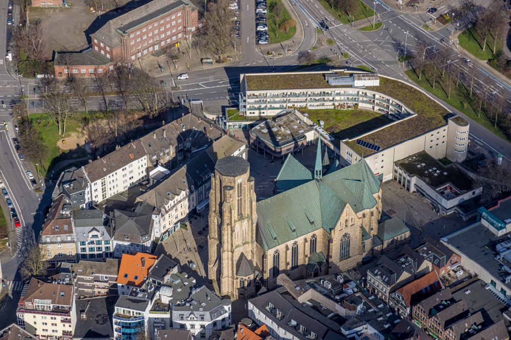 Luftbild Gelsenkirchen - Kirchengebäude St. Urbanus in Gelsenkirchen im Bundesland Nordrhein-Westfalen, Deutschland