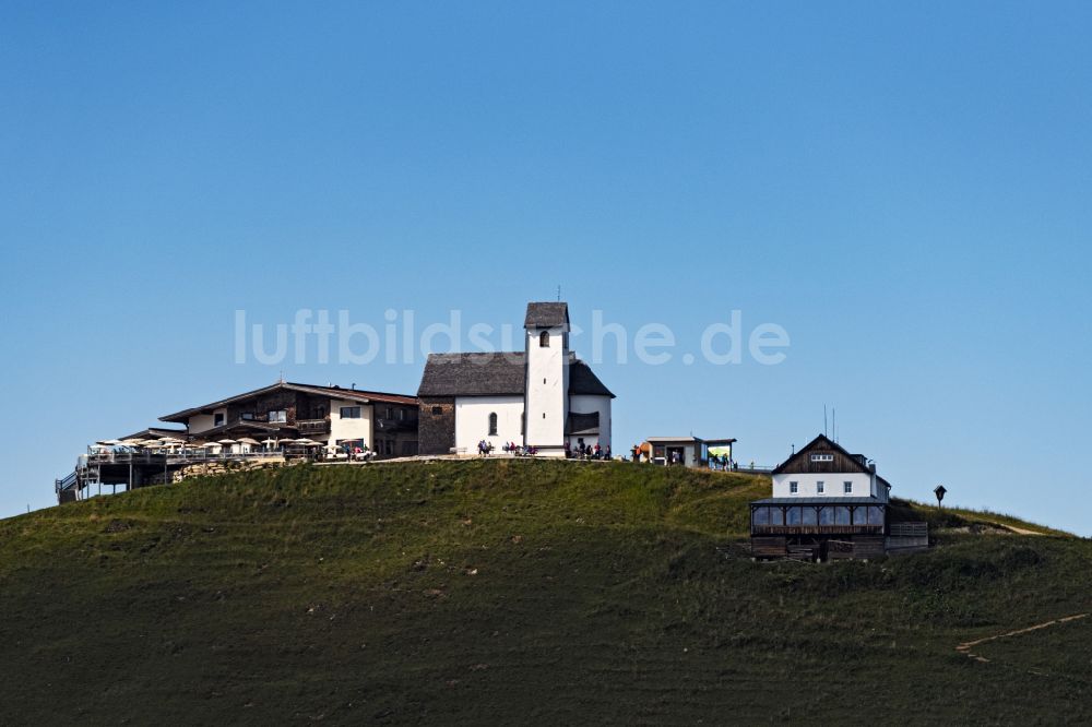 Salvenberg aus der Vogelperspektive: Kirchengebäude Wallfahrtskirche Hohe Salve in Salvenberg in Tirol, Österreich