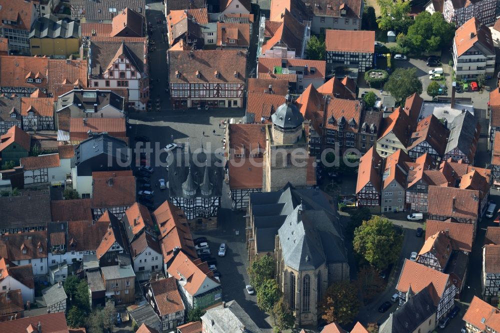 Luftbild Alsfeld - Kirchengebäude Walpurgiskirche im Altstadt- Zentrum in Alsfeld im Bundesland Hessen