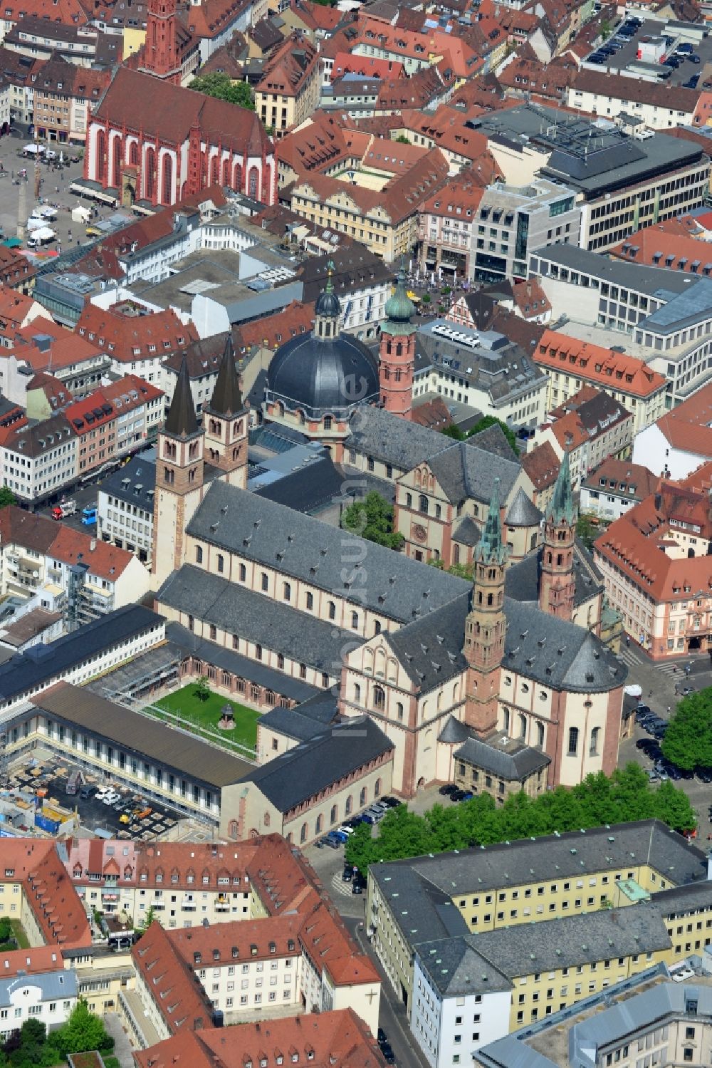 Luftbild Würzburg - Kirchengebäude des Würzburger Domes in Würzburg im Bundesland Bayern
