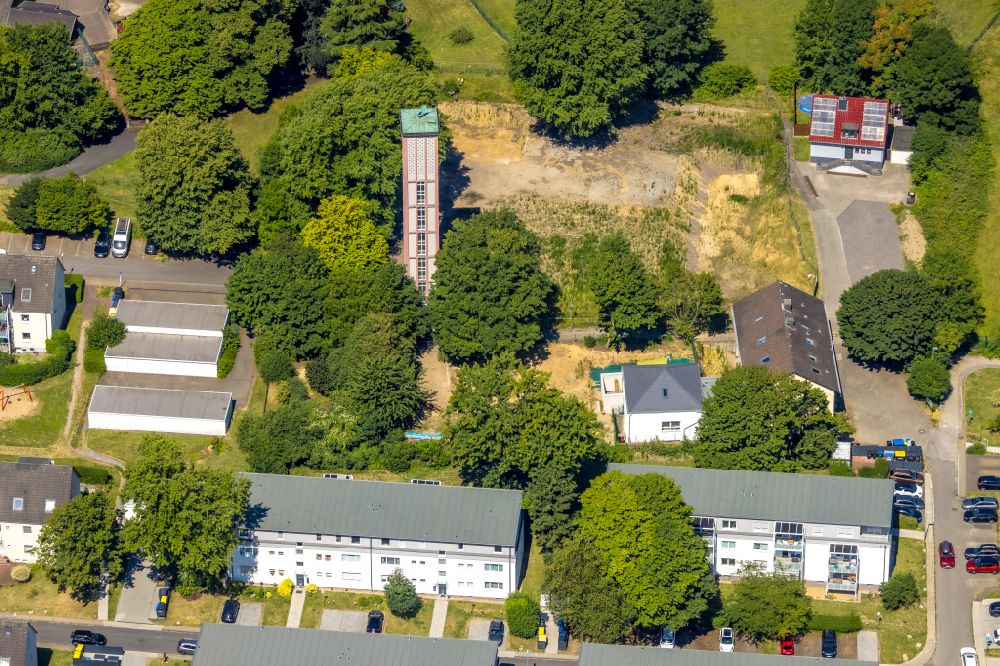 Luftbild Essen - Kirchenturm am Kirchengebäude der St. Paulus Kirche in Essen im Bundesland Nordrhein-Westfalen, Deutschland