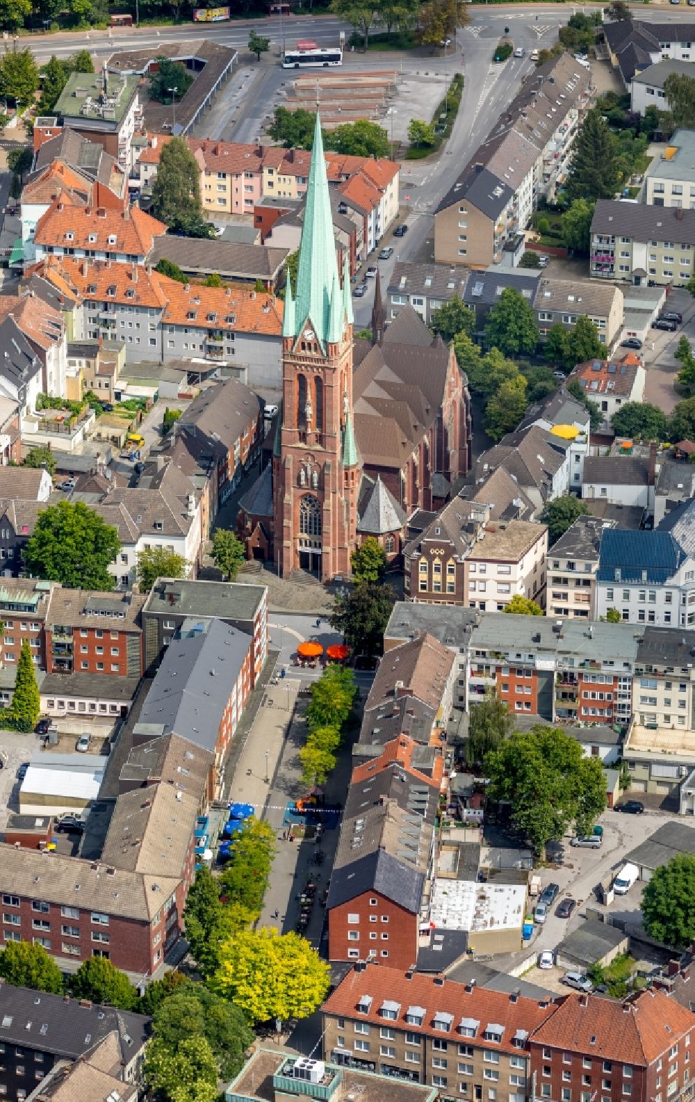 Luftaufnahme Gladbeck - Kirchenturm am Kirchengebäude der Propsteikirche St.Lamberti in Gladbeck im Bundesland Nordrhein-Westfalen