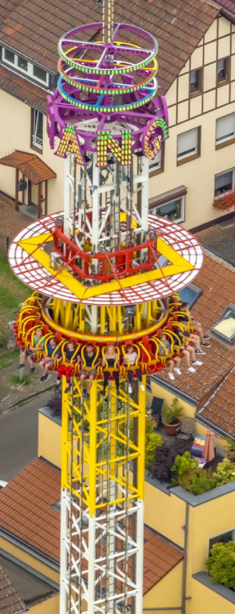 Luftaufnahme Herne - Kirmes - und Rummel- Veranstaltungsgelände beim Volksfest Cranger Kirmes in Herne im Bundesland Nordrhein-Westfalen