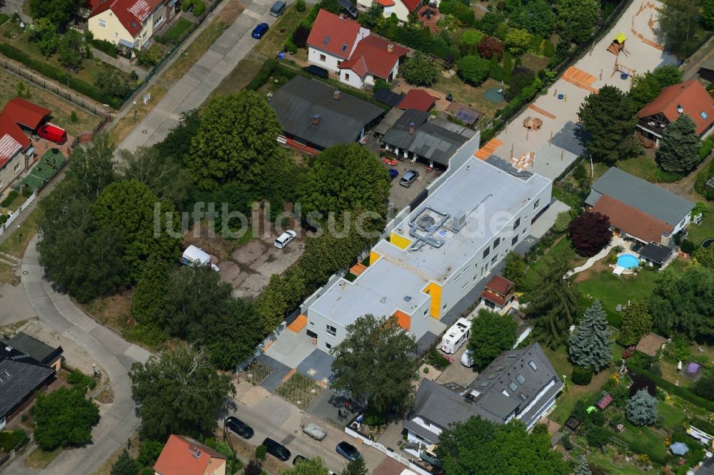 Luftaufnahme Berlin - KITA- Kindergarten im Ortsteil Mahlsdorf in Berlin, Deutschland