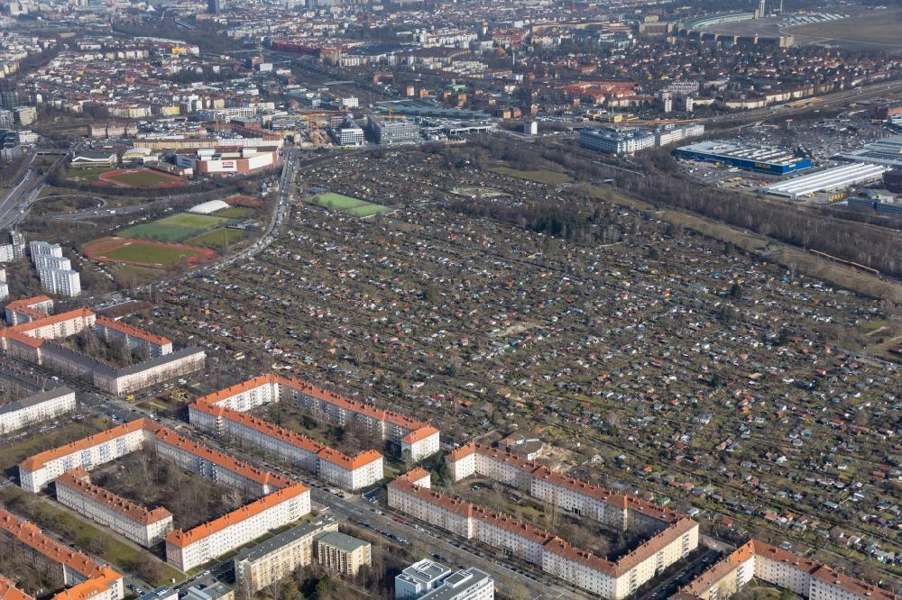 Luftbild Berlin - Kleingartenanlagen einer Laubenkolonie am Priesterweg in Schöneberg in Berlin, Deutschland