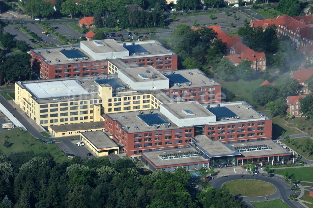Berlin von oben - Klinikgelände des Krankenhauses Helios Klinikum