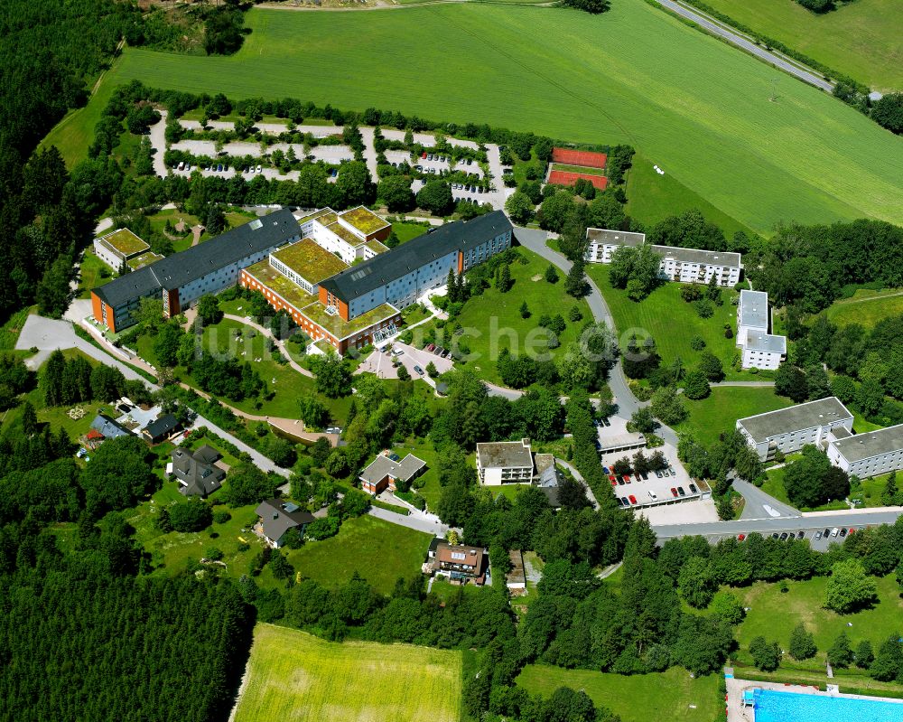 Luftaufnahme Bad Steben - Klinikgelände des Rehabilitationszentrums der Rehaklinik Reha-Zentrum Bad Steben in Bad Steben im Bundesland Bayern, Deutschland