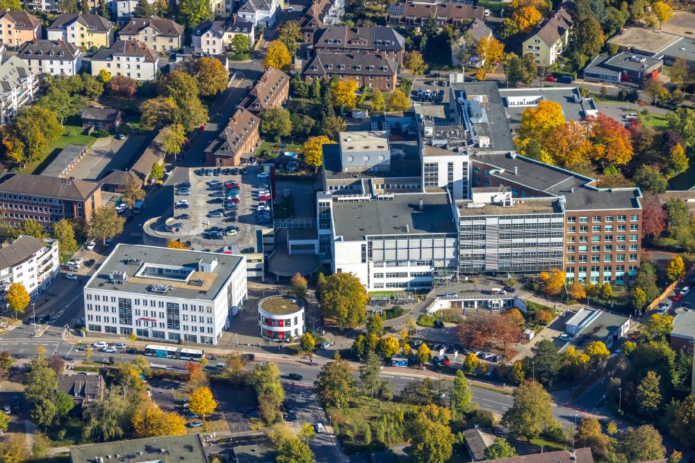 Moers von oben - Klinikgelände und Gebäudekomplex des Krankenhauses St.Josef in Moers im Bundesland Nordrhein-Westfalen