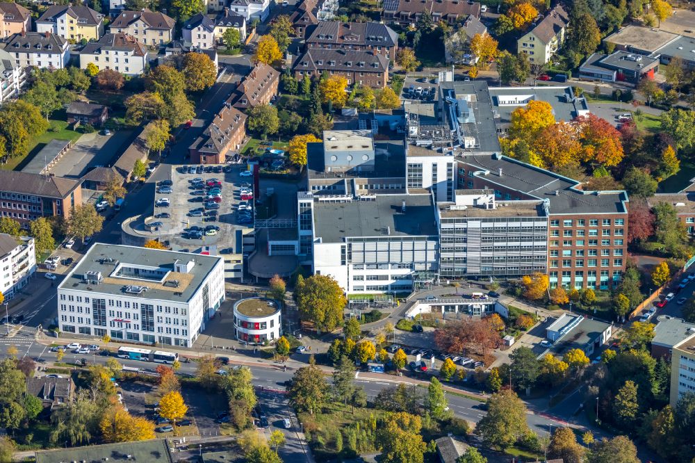 Moers aus der Vogelperspektive: Klinikgelände und Gebäudekomplex des Krankenhauses St.Josef in Moers im Bundesland Nordrhein-Westfalen