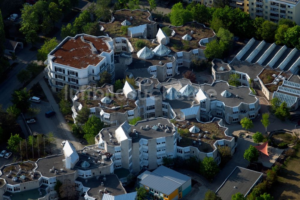 Luftaufnahme München - Klinikgelände des Kinderzentrum München gemeinnützige GmbH im Stadtteil Hadern in München im Bundesland Bayern, Deutschland