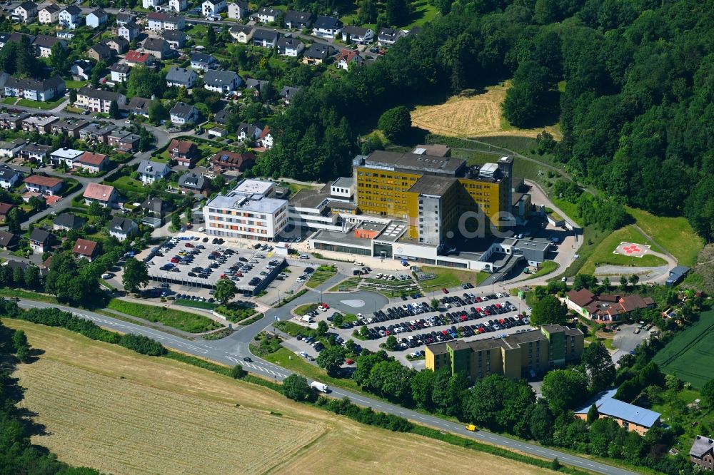 Luftbild Höxter - Klinikgelände des Klinikum Weser-Egge - St. Ansgar Krankenhaus Höxter in Höxter im Bundesland Nordrhein-Westfalen - NRW, Deutschland